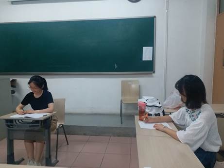 商学院产业经济系2017级硕士研究生开题报告会顺利举行