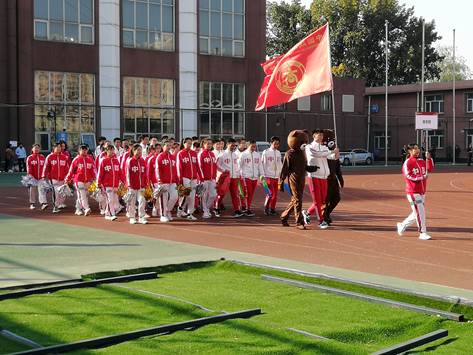 顽强拼搏，再创佳绩——商学院参加必赢242net官网第二届研究生田径运动会并打破多项纪录