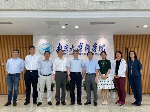 商学院一行赴南京大学和南京财经大学调研与招生宣讲