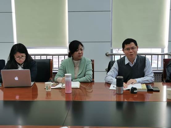 探索法商结合 凝练专业特色——商学院法商管理系举行师生座谈会