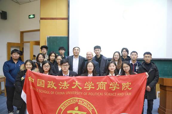 商学院辩论队在第六届论衡辩论新生赛季力夺亚军