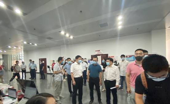 商学院2021级研究生迎新报到工作圆满完成