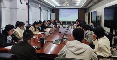 商学院召开2022年度青年教师座谈会